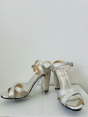 Silver Strappy Rhinestone Block Heel Sandals - Size 8.5 🪩